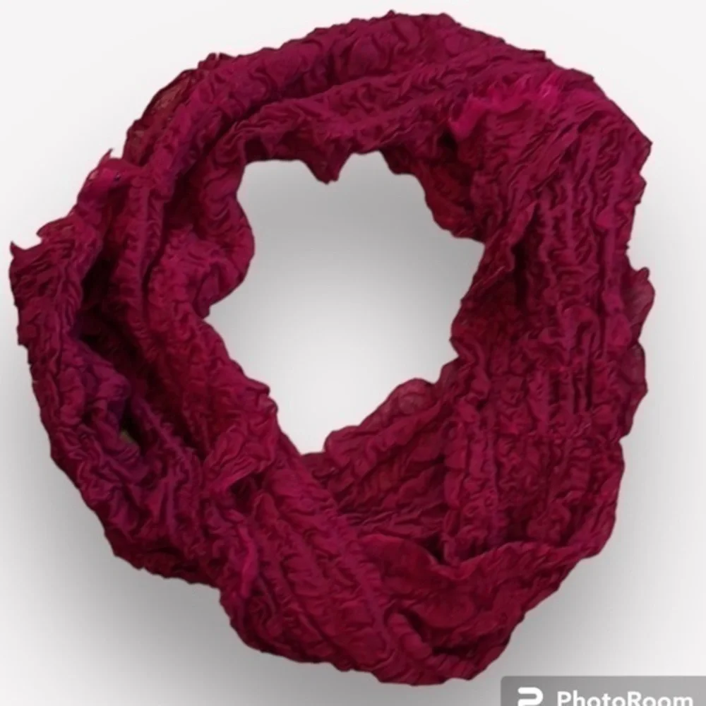 🐠Scarf burgundy stretchy ruched smocked fringe edge